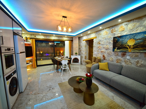  gece  -  Kasım
  | Kalkan Akbel'de Romantik Jakuzili Villa Tatili: Korunaklı Havuz ve Özel Anlar